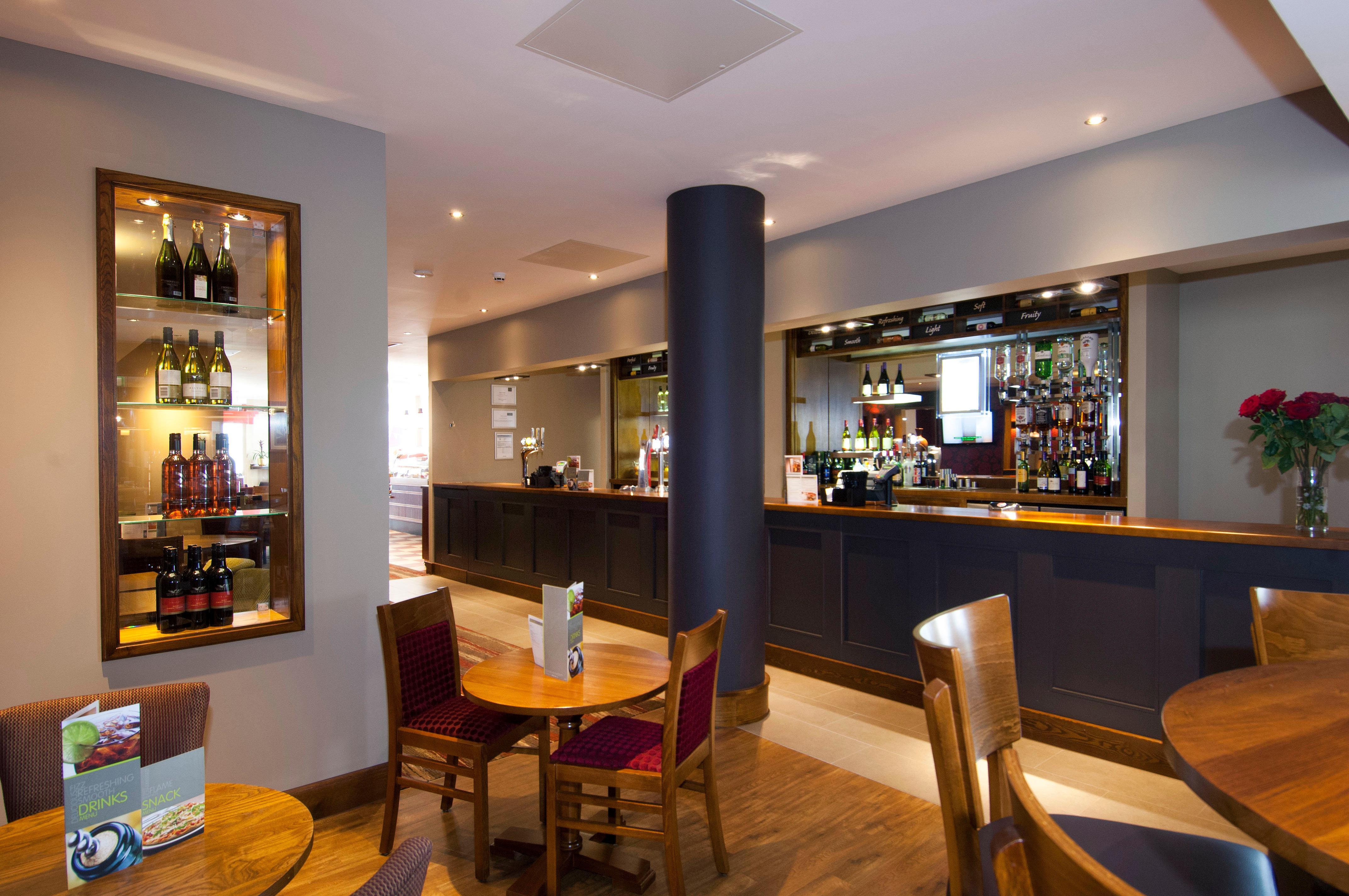 Holiday Inn Express London Stansted Airport By Ihg Stansted Mountfitchet Exterior foto