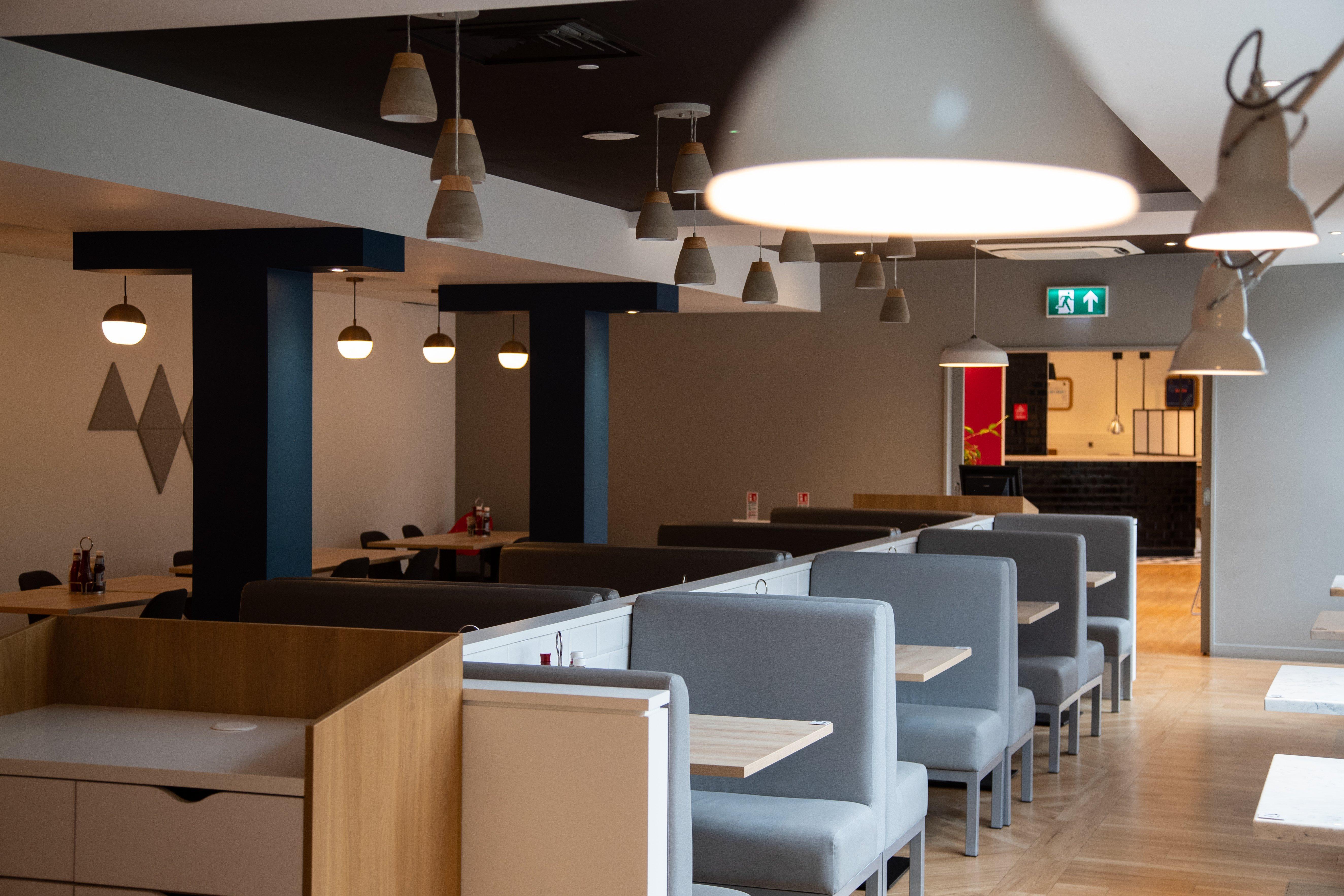 Holiday Inn Express London Stansted Airport By Ihg Stansted Mountfitchet Exterior foto