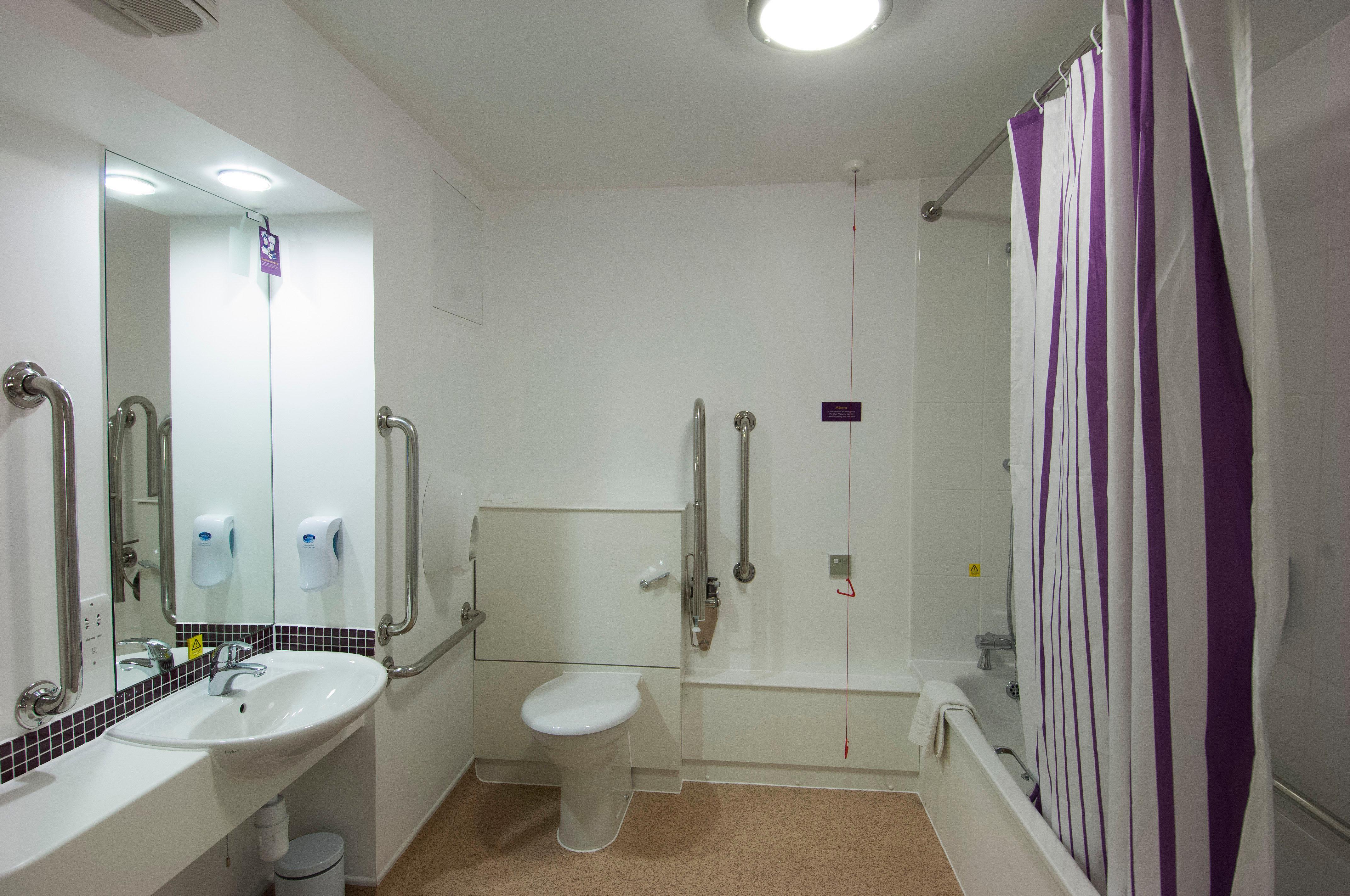 Holiday Inn Express London Stansted Airport By Ihg Stansted Mountfitchet Exterior foto