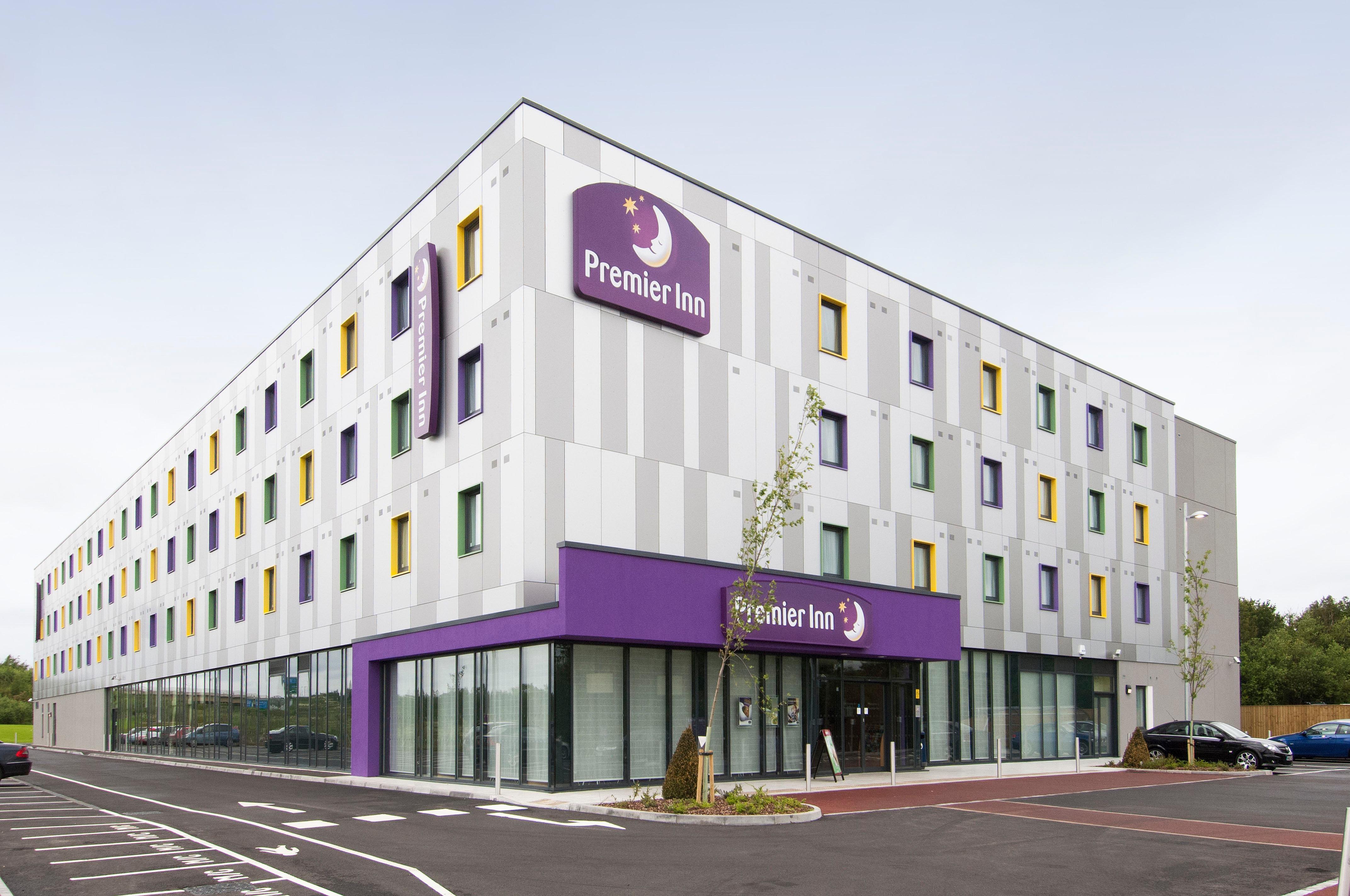 Holiday Inn Express London Stansted Airport By Ihg Stansted Mountfitchet Exterior foto