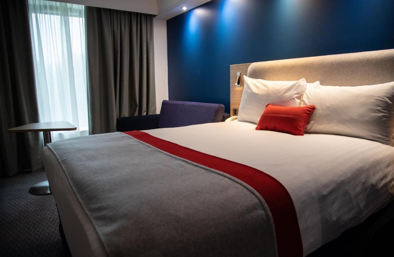 Holiday Inn Express London Stansted Airport By Ihg Stansted Mountfitchet Exterior foto