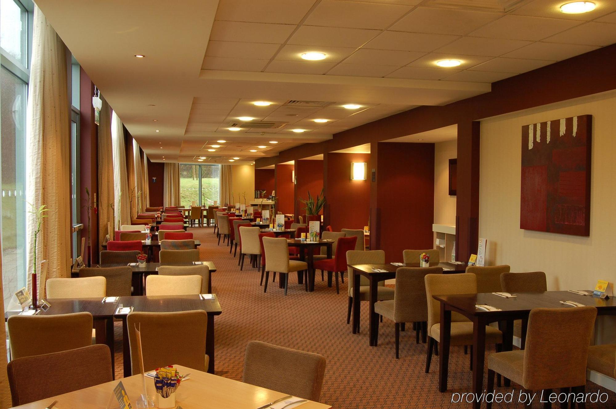 Holiday Inn Express London Stansted Airport By Ihg Stansted Mountfitchet Restaurant foto